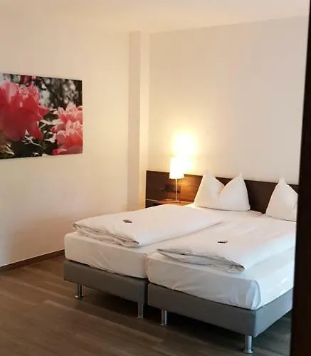 Гостевой дом Gasthof Schiller Bei Bamberg Strullendorf